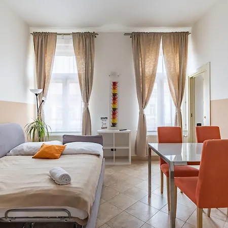 Aparthotel Legerova 33 3*
