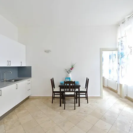 Legerova 33 Aparthotel 3*