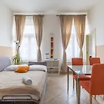 Aparthotel Legerova 33 3*