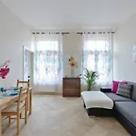 Aparthotel Legerova 33