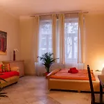 Apartahotel Legerova 33