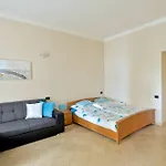 Aparthotel Legerova 33 3*