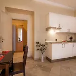Legerova 33 3*