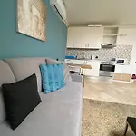 Legerova 33 公寓式酒店 3*