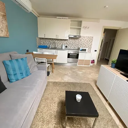 Lejlighedshotel Legerova 33